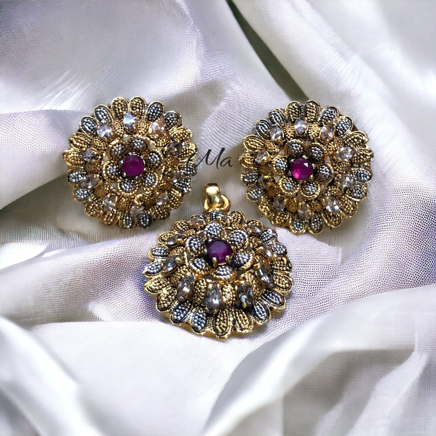 Vintage Vow Locket Set