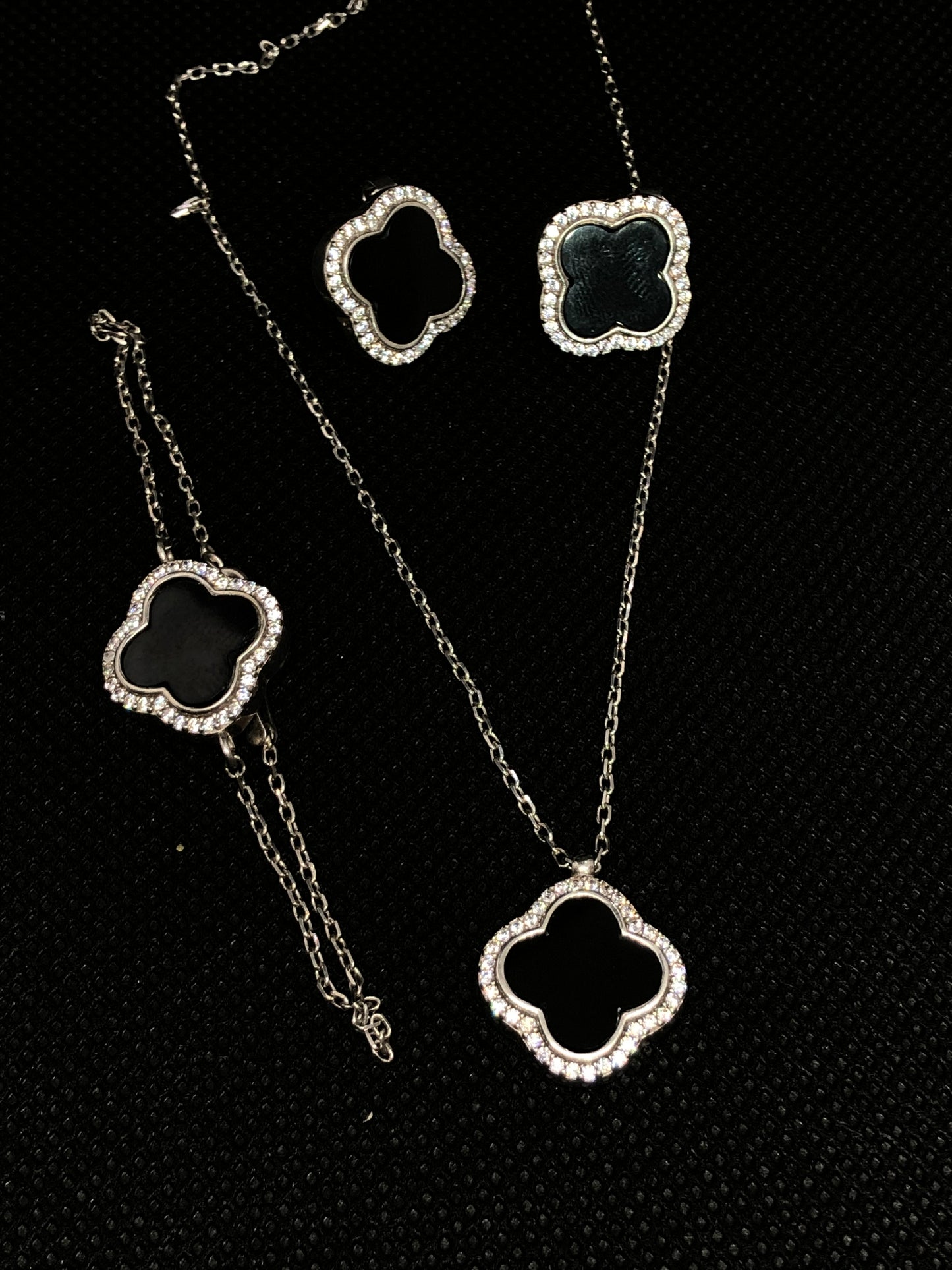 Black Glamour Pendant Set