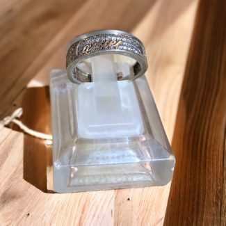ring with design